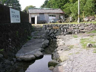 ぶつぶつ川 1.jpg